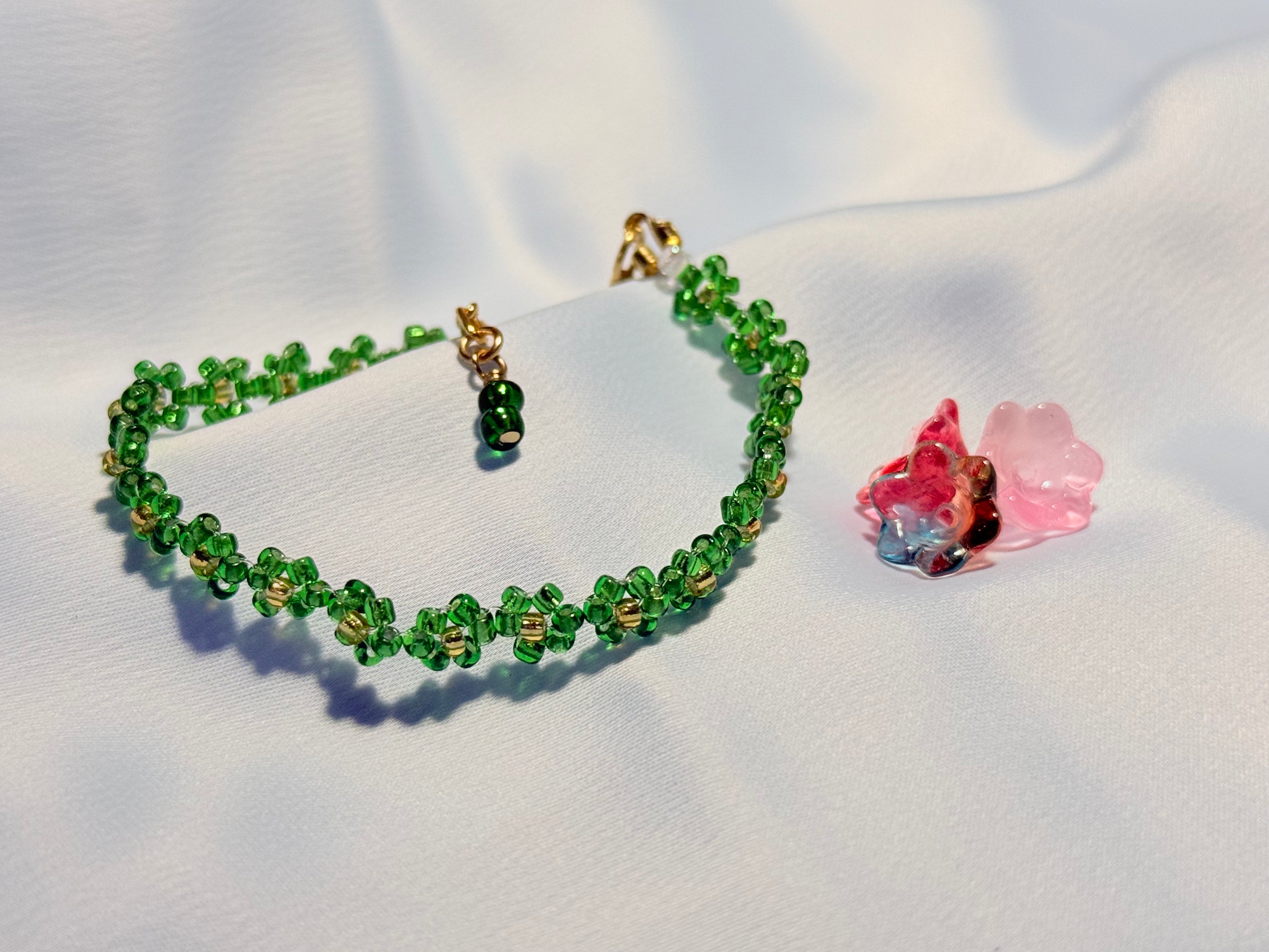 21 Daisies in D.Green