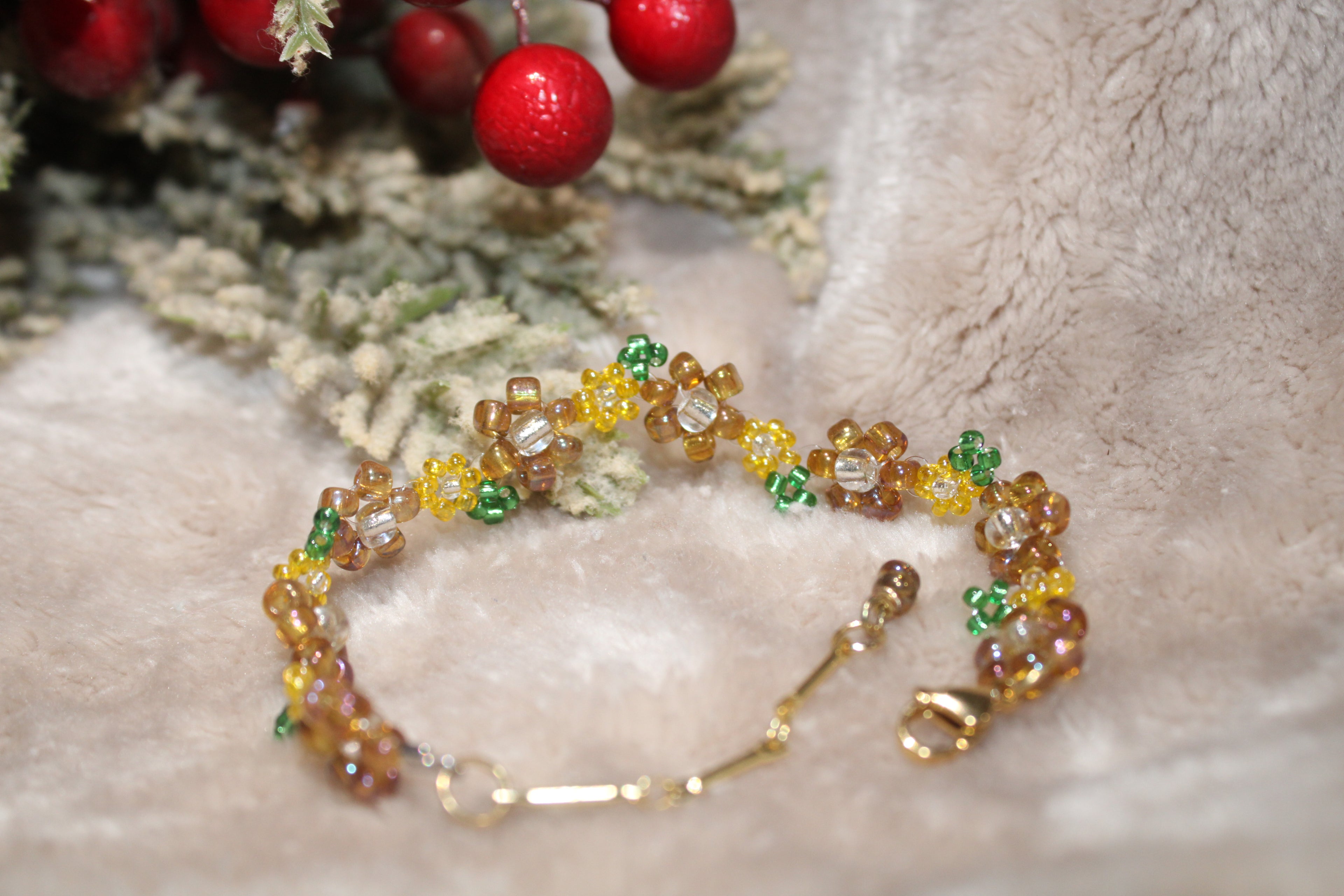 Gold and Yellow daisies bead bracelet