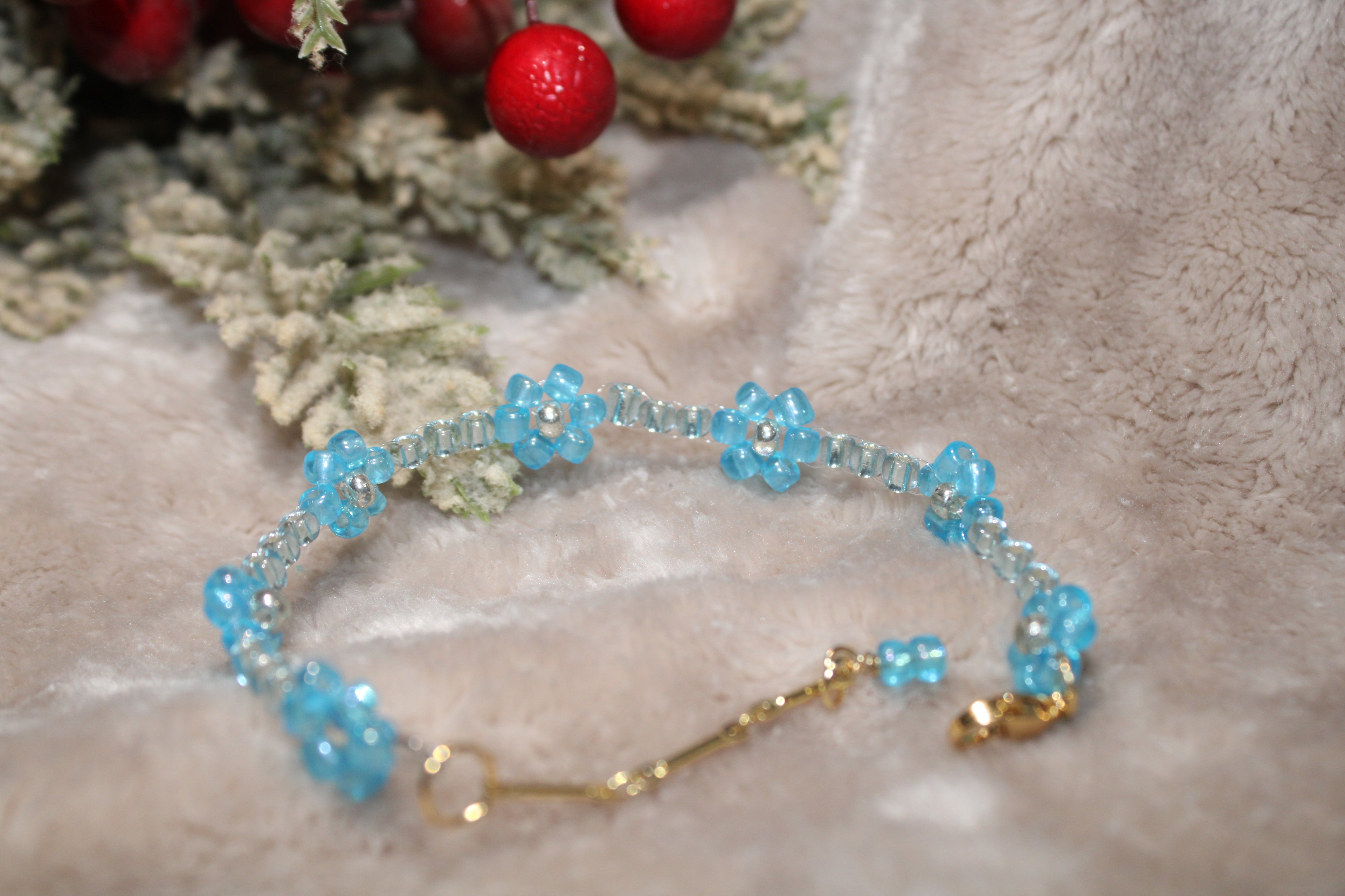 Blue daisies bead bracelet